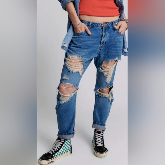 One Teaspoon Distressed Blue Denim. Size 24. NWT - Picture 3 of 5